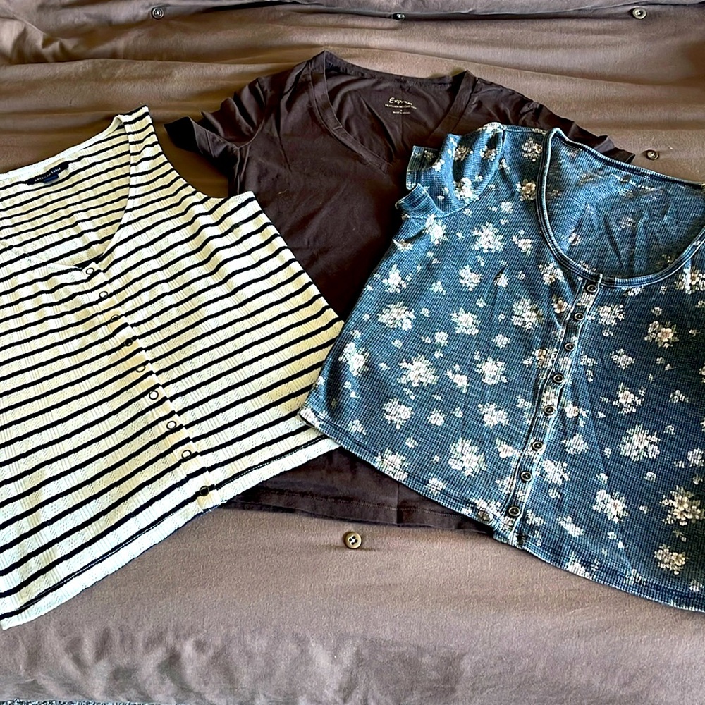 One American Eagle/one Express top